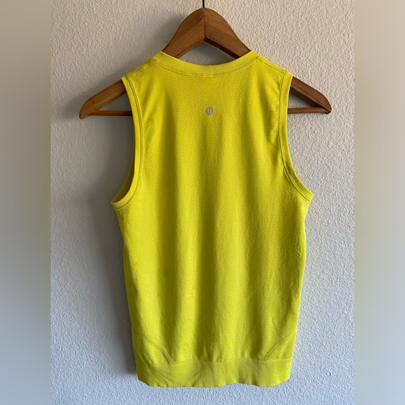 Lululemon Swiftly Breathe Muscle Tank Top, Yellow Serpentine - 0 or 2 - Picture 4 of 9
